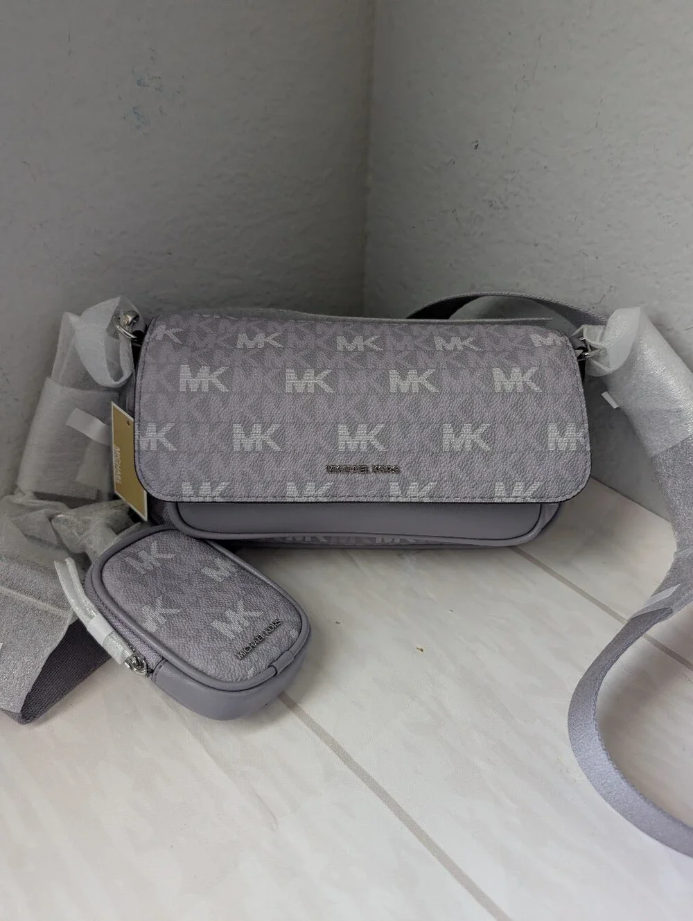 NWT Michael Kors Jet Set Travel Small Signature Logo Crossbody Bag With Pouch